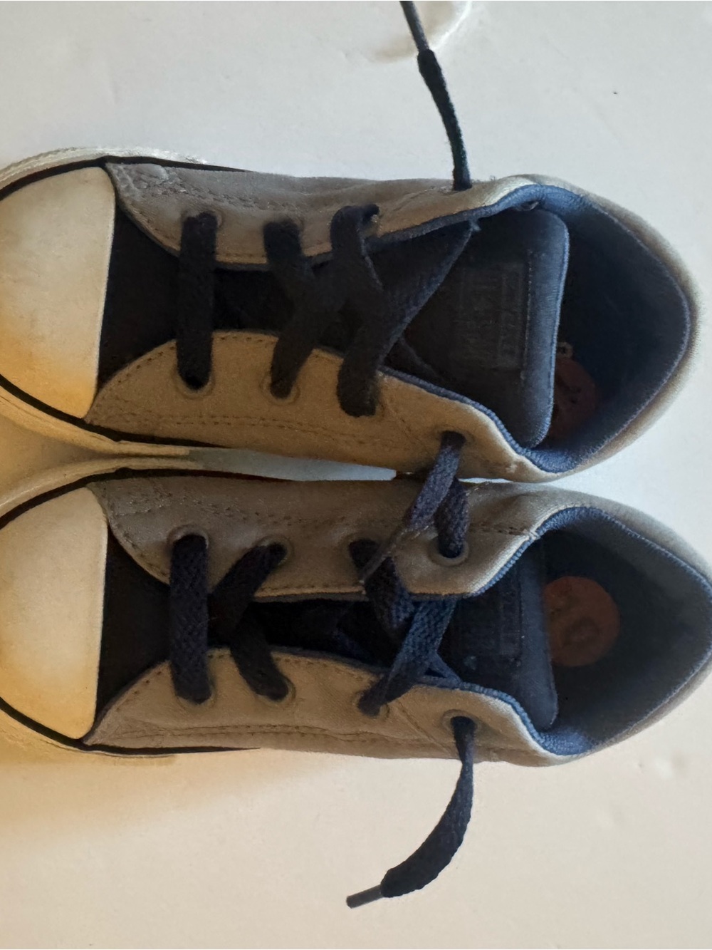 Converse Kids Low-Top Sneakers in Gray and Black
